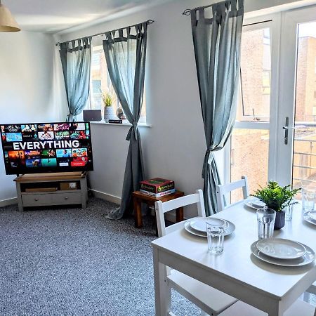 Simple 2-Bedroom 1.5 Bath Apartment In Thornhill 南安普敦 外观 照片
