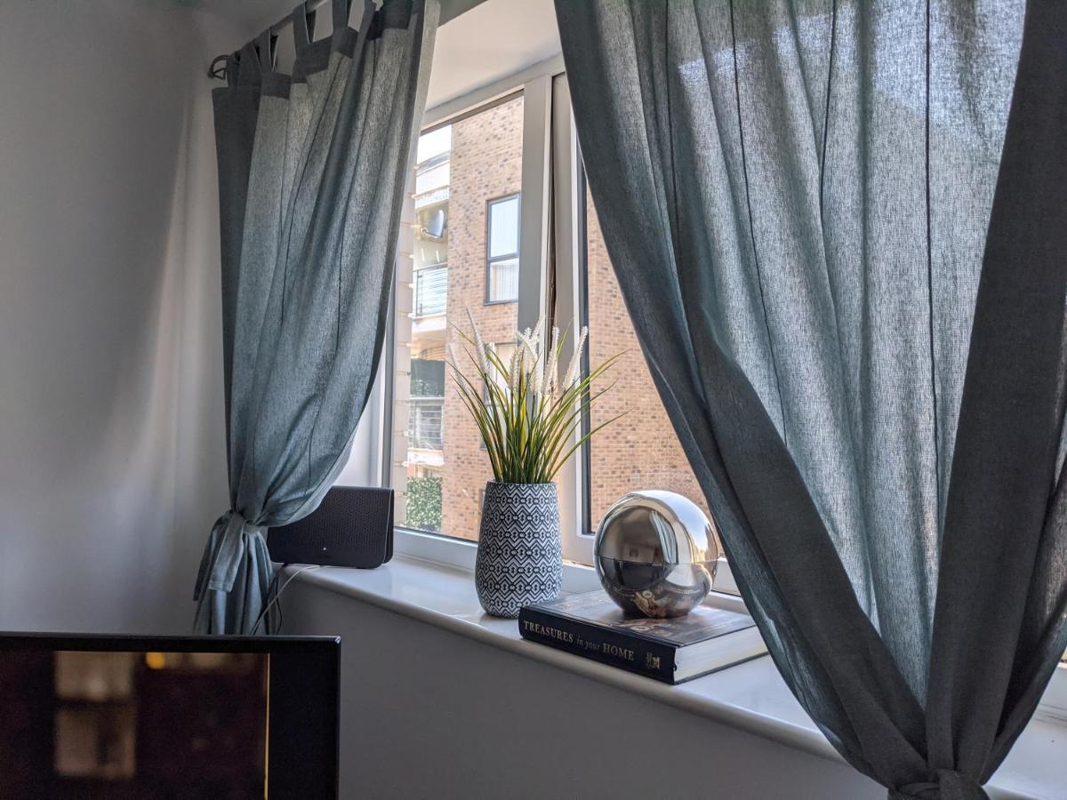 Simple 2-Bedroom 1.5 Bath Apartment In Thornhill 南安普敦 外观 照片