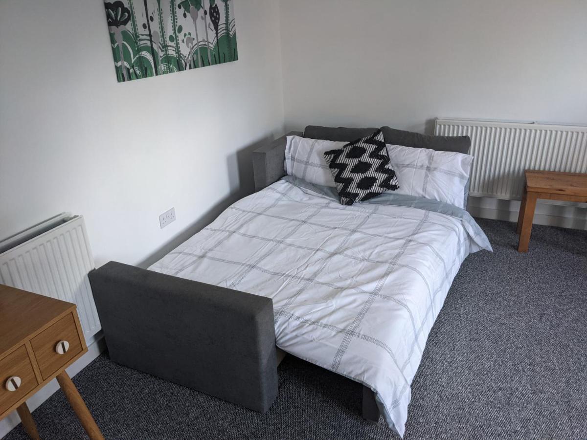 Simple 2-Bedroom 1.5 Bath Apartment In Thornhill 南安普敦 外观 照片