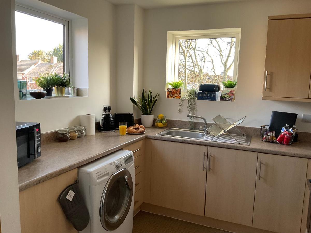 Simple 2-Bedroom 1.5 Bath Apartment In Thornhill 南安普敦 外观 照片