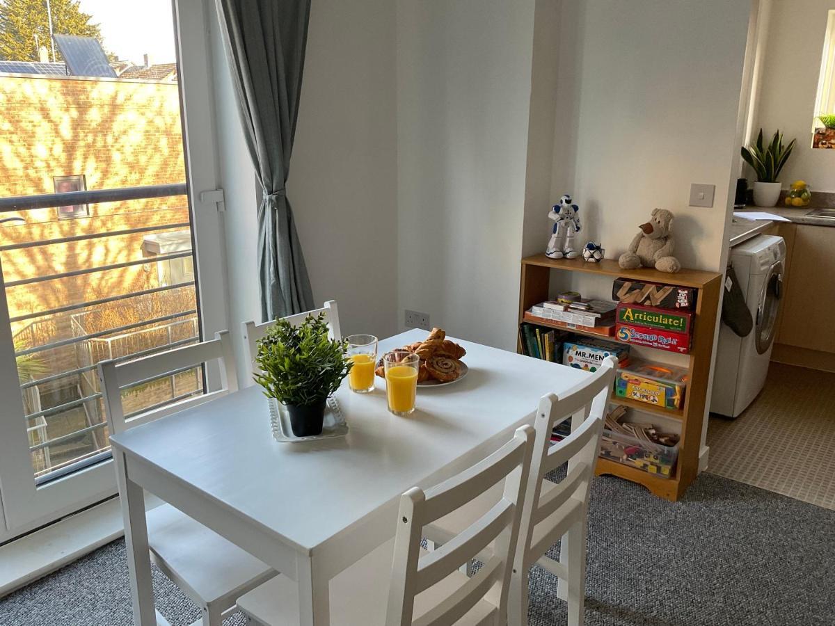 Simple 2-Bedroom 1.5 Bath Apartment In Thornhill 南安普敦 外观 照片