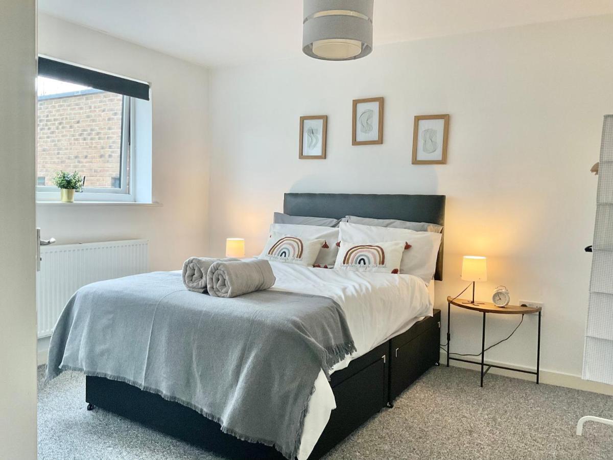 Simple 2-Bedroom 1.5 Bath Apartment In Thornhill 南安普敦 外观 照片