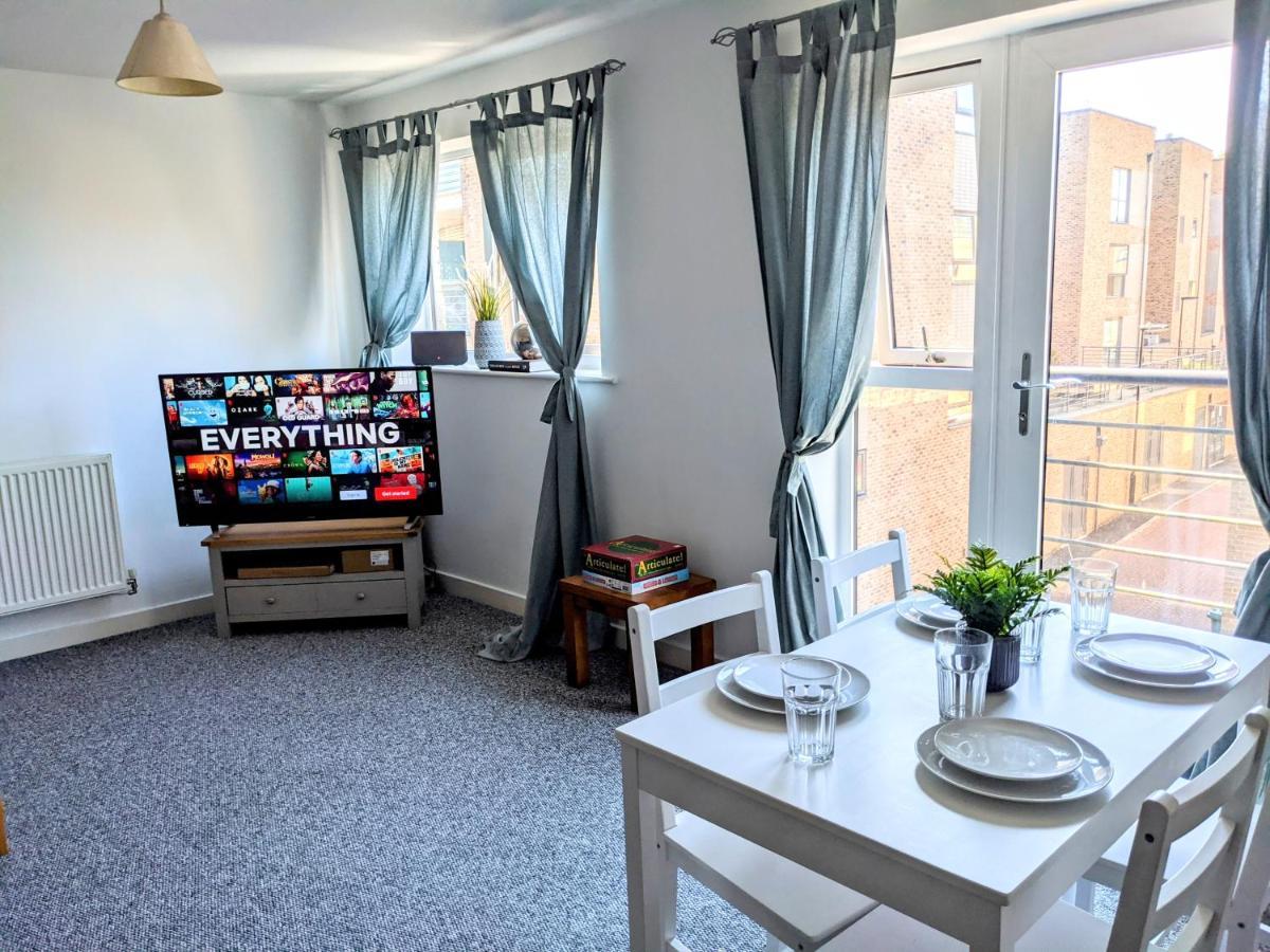 Simple 2-Bedroom 1.5 Bath Apartment In Thornhill 南安普敦 外观 照片